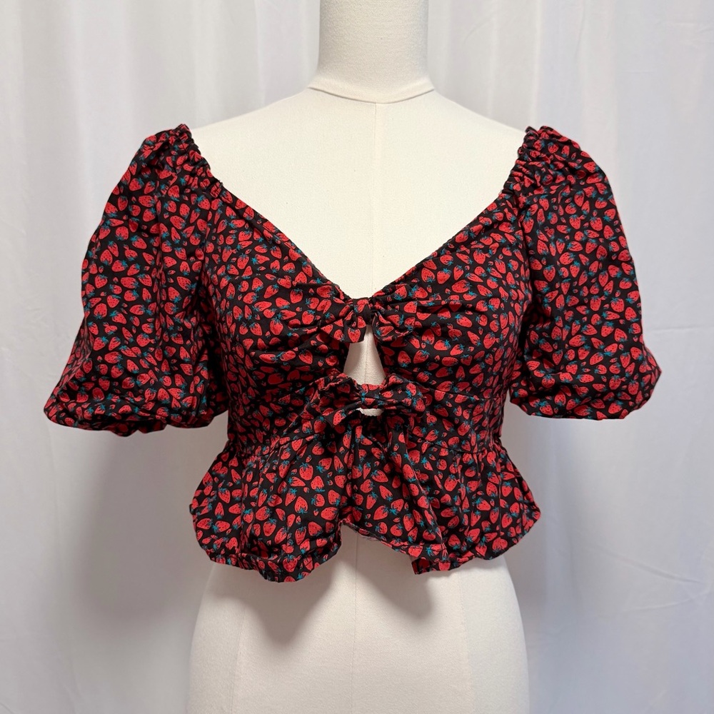Band of the Free Coquette Strawberry Milkmaid Crop Top Puff Sleeve L